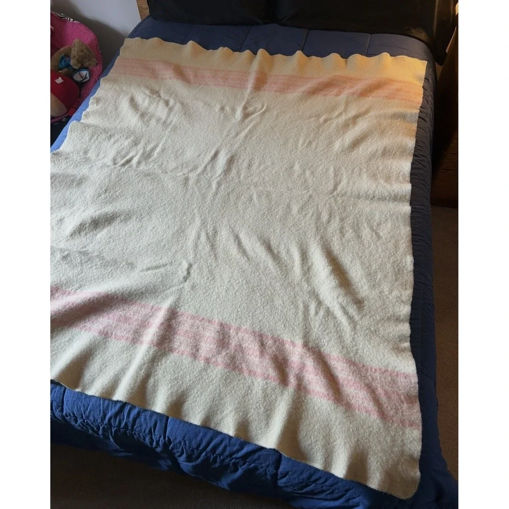 Vintage 1940s Porritts & Spencer Canada Pure Wool Blanket beige & pink 57